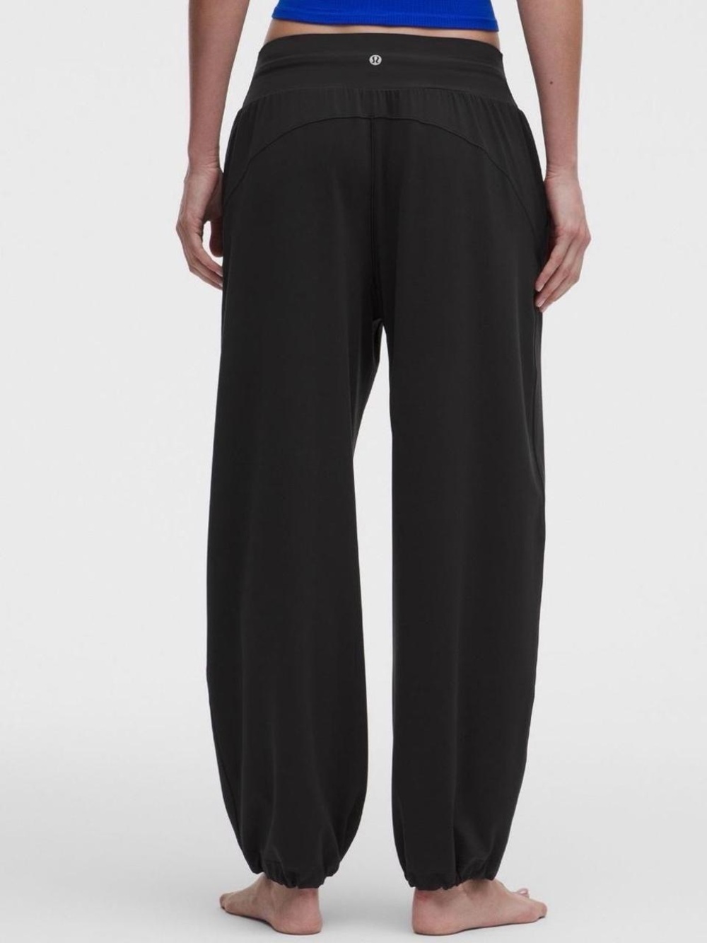 lululemon Women’s Black Groove Low-Rise Relaxed Cinch Pant — Size 2